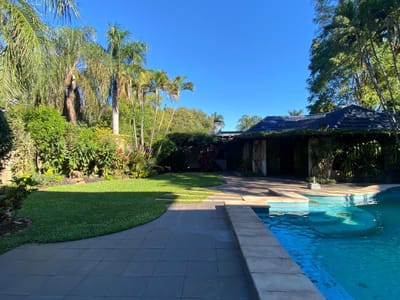 VENDO RESIDENCIA DE LUJO EN BARRIO CARMELITAS