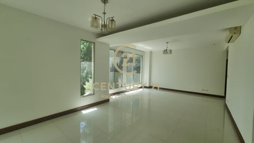 Lindo departamento en Cond. Taruma