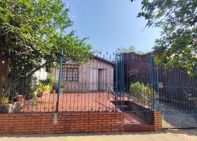 En venta casa a demoler o refaccionar- Barrio Nazareth – Asunción