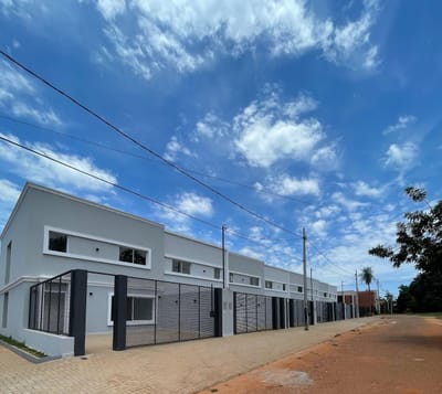 VENDO DUPLEX DE 3 DORMITORIOS EN LUQUE JARDIN DE ORO