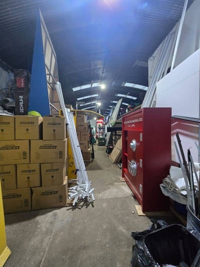 Alquilo amplio depósito en Barrio San Pablo
