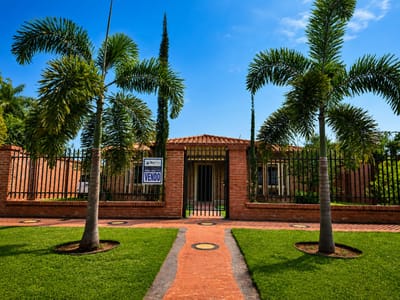 VENDO CASA EN ITAUGUA