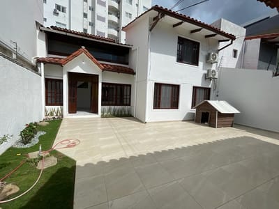 CASA EN ALQUILER ZONA NORTE AV BENI DE 4 HABITACIONES