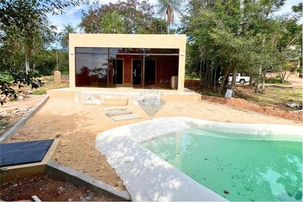 Chalet con arroyo en Piribebuy