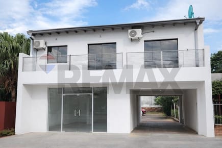 PROPIEDAD EN VENTA EN ITAUGUÁ CENTRO – DEPARTAMENTOS, SALÓN COMERCIAL