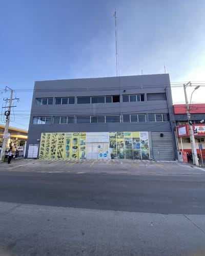 Alquilo EDIFICIO CORPORATIVO SOBRE AV. JOSE F ESTIGARRIBIA FERNANDO DE LA MORA