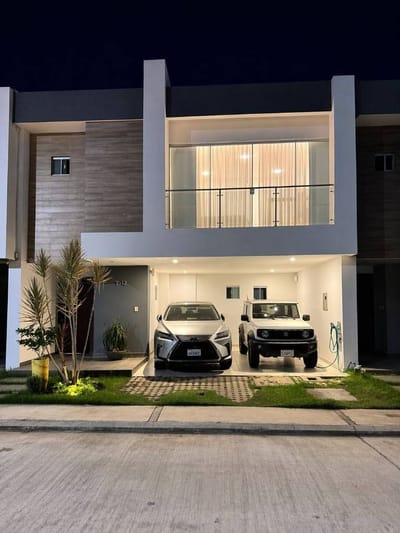 TOWNHOUSE, JARDINES DEL NORTE V.