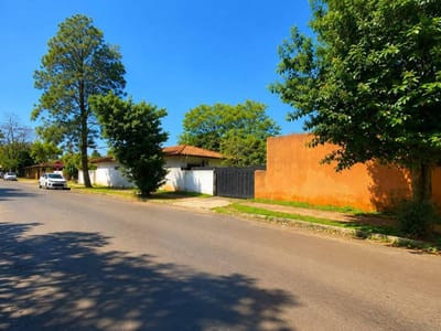 ¡Oportunidad única en Fernando de la Mora! Terreno de 1.800mts2 