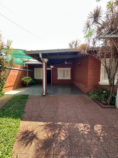 EN VENTA! CASA LAMBARE ZONA SUPER PUEBLO