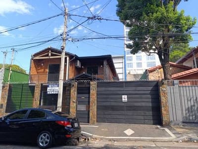 VENDO CASA EN BARRIO PETTIROSSI ASUNCIÓN