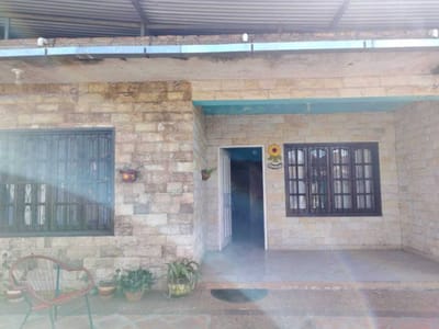 VENDO CASA CON 2 DEPARTAMENTOS EN VILLA ELISA - ID 38335