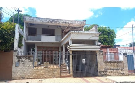 CASA EN VENTA DE 6 SUITES - BO. OBRERO