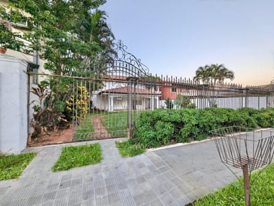 EN VENTA PROPIEDAD DE 750 M2 CON VIVIENDA A REFORMAR O DEMOLER
