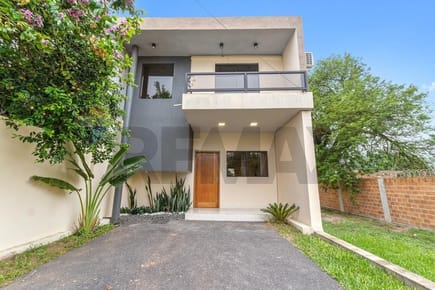 Venta Dúplex + Terreno Adicional En Villa Elisa