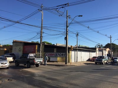 Vendo depósito sobre Avda Madame Lynch