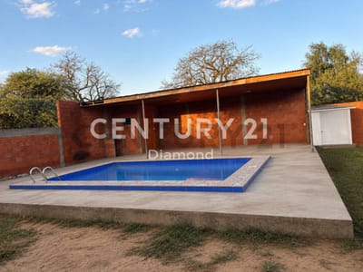 Vendo hermosa propiedad con piscina y patio cerrado en Filadelfia - Boqueron