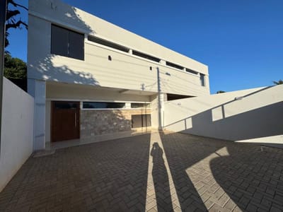 EN VENTA DUPLEX  EN CUARTO BARRIO LUQUE
