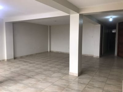 Alquilo Amplio Local de 180m2 - 2do Piso en Chimpu Ocllo - Carabayllo
