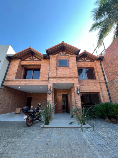 Casa  Barrio Mburucuya