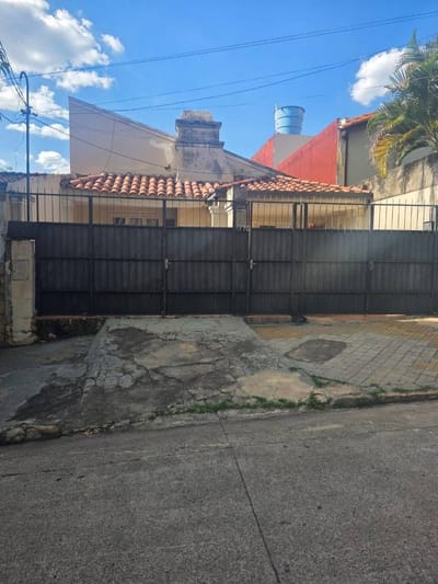 EN VENTA PROPIEDAD EN BARRIO SAJONIA -ASUNCIÓN