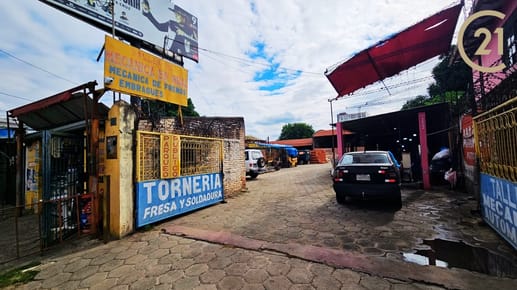 En Venta! Amplio Terreno sobre Avenida Banzer