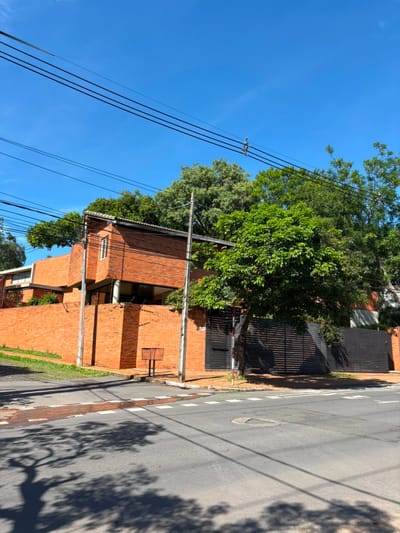 VENDO CASA EN ASUNCION BARRIO MBURUCUYA