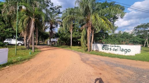 VENDO TERRENO EN BARRIO CERRADO CON VISTA AL LAGO