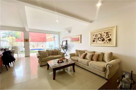 VENDO AMPLIO DUPLEX CON PISCINA EN BARRIO RECOLETA