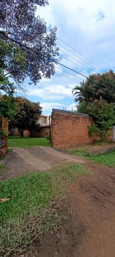 VENDO TERRENO EN LUQUE ZONA MORA CUE 