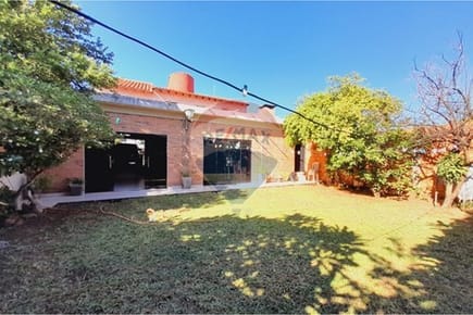 Casa de 4 habitaciones con quincho en Lambaré zona Súper el Pueblo 