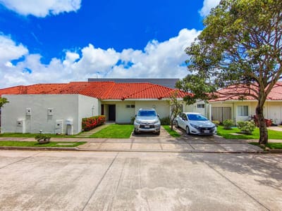 CASA EN VENTA – CONDOMINIO LAS PALMAS II