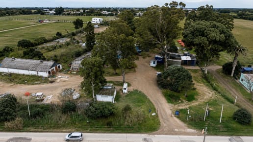 Alquiler Campo Con 2 Galpones De 400m2 Cada Uno Aprox En Paso De La Arena