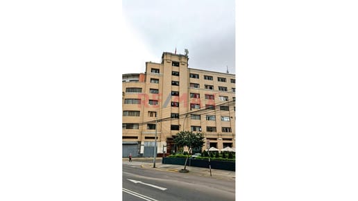 Se Venden 2 Oficinas Juntas – En El Cercado De Lima