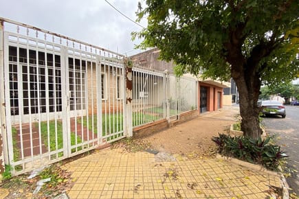 VENDO CASA BARRIO Mburicaó, Asunción
