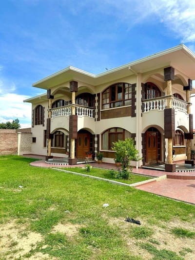 ¡En Promoción! Casa Con Gran Jardín Y Casa De Visitas Incluida 