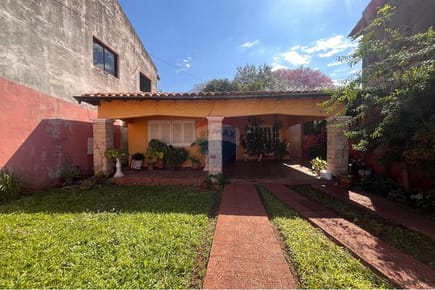 VENDO CASA A UNA CUADRA DE EUSEBIO AYALA