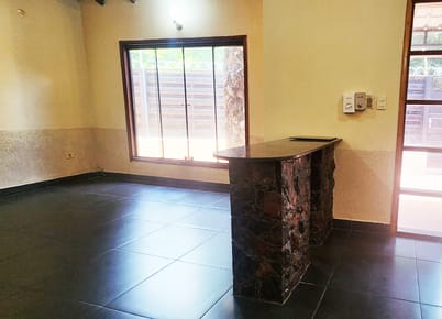 VENDO CASA EN LAURELTY - LUQUE