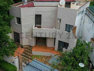 Vendo duplex de 3 dormitorios en Los Laureles