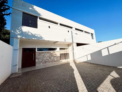 VENDO HERMOSO DUPLEX A ESTRENAR EN SAN LORENZO