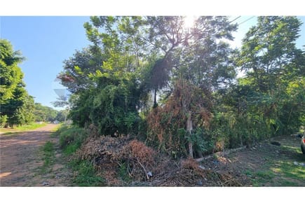 VENDO TERRENO EN ESQUINA LAMBARE 