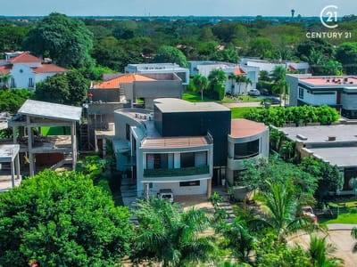 CASA EN VENTA O ALQUILER EN COND. RIO SIERRA