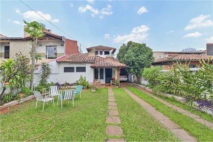 VENDO CASA EN FERNANDO DE LA MORA SOBRE SOLDADO OVELAR