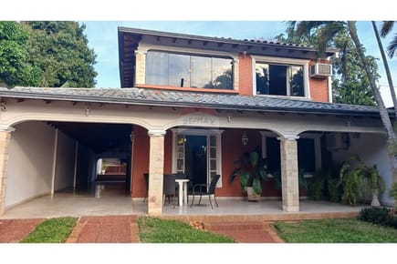 Hermosa residencia en el Barrio Vista Alegre!