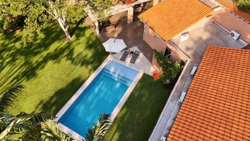 Vendo Exclusiva Residencia en Surubi’i  - Zona Alta 