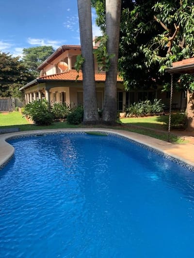 Venta amplia Residencia en barrio Mcal. Estigarribia 1500 m2