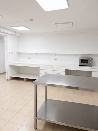 Alquilo Local comercial junto al Shopping del Sol – Gs. 9.500.000 + IVA