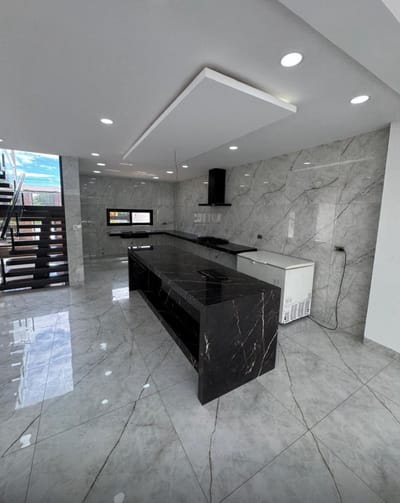 EN VENTA | CASA DE LUJO A ESTRENAR EN ZONA NORTE