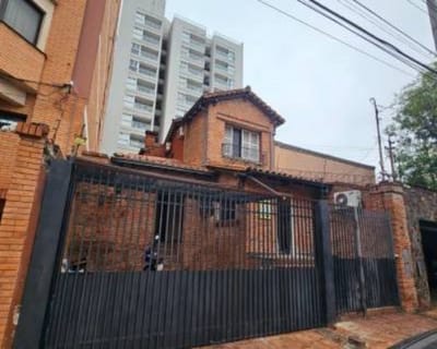 ALQUILO AMPLIA RESIDENCIA PARA USO COMERCIAL