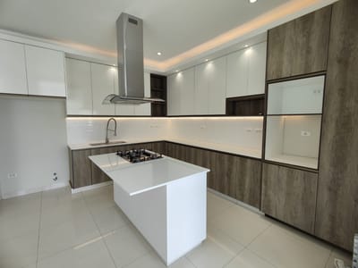 En Venta! Lujosa Casa a estrenar de 4 dormitorios