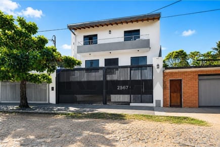 Casa en San Vicente con departamento independiente